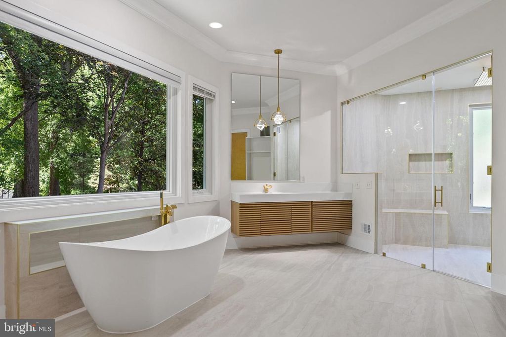 Image 29 of property listing at 7003 FAWN TRAIL CT, Bethesda, MD 20817