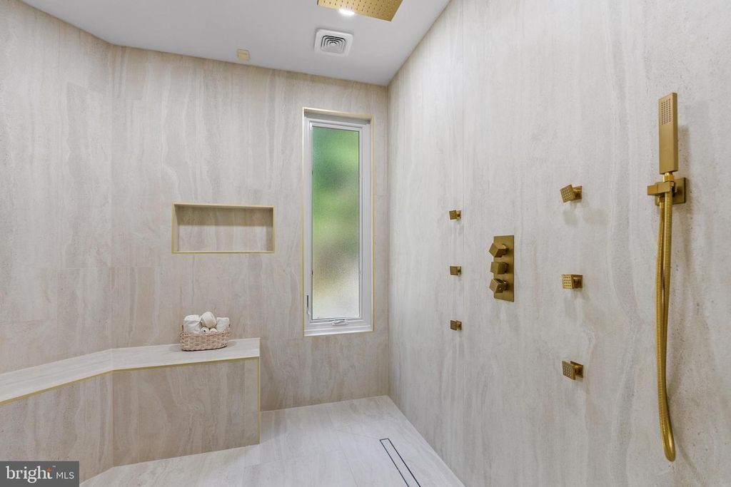 Image 31 of property listing at 7003 FAWN TRAIL CT, Bethesda, MD 20817