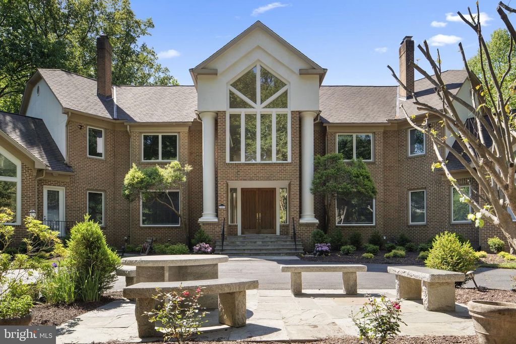 Image 33 of property listing at 7003 FAWN TRAIL CT, Bethesda, MD 20817