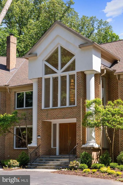 Image 34 of property listing at 7003 FAWN TRAIL CT, Bethesda, MD 20817