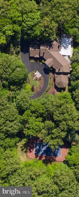 Image 39 of property listing at 7003 FAWN TRAIL CT, Bethesda, MD 20817
