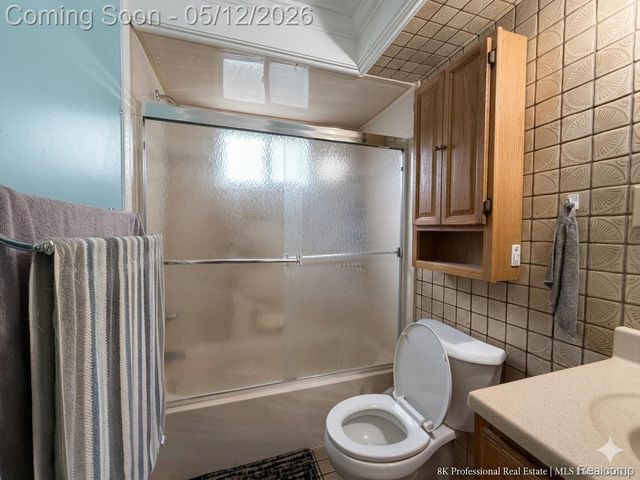 35960 Carlisle Street, Clinton Charter Township, MI 48035
