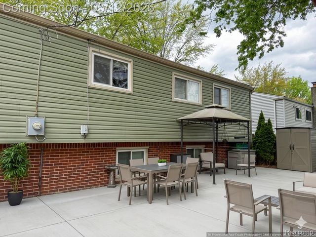 35960 Carlisle Street, Clinton Charter Township, MI 48035
