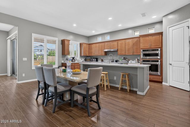 892 E HAMPTON Lane, Gilbert, AZ 85295