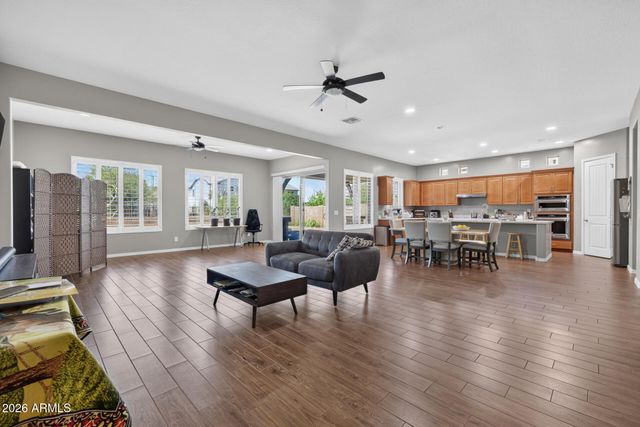 892 E HAMPTON Lane, Gilbert, AZ 85295