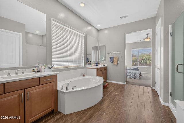 892 E HAMPTON Lane, Gilbert, AZ 85295