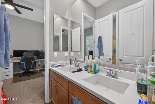 892 E HAMPTON Lane, Gilbert, AZ 85295