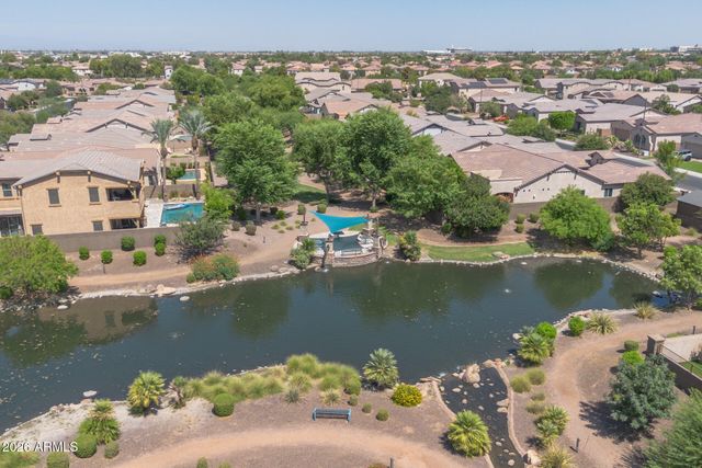 892 E HAMPTON Lane, Gilbert, AZ 85295