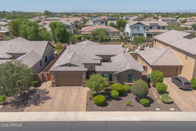 892 E HAMPTON Lane, Gilbert, AZ 85295