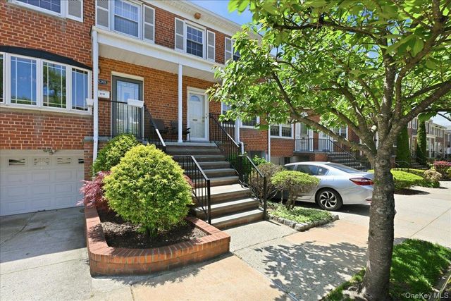 6369 Douglaston Parkway 56, Douglaston, NY 11362