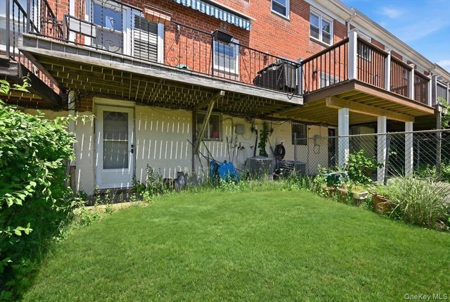 6369 Douglaston Parkway 56, Douglaston, NY 11362