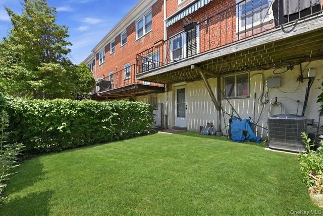 6369 Douglaston Parkway 56, Douglaston, NY 11362
