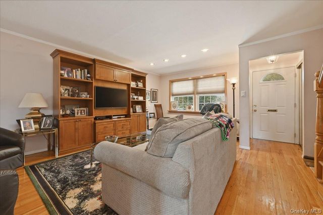 6369 Douglaston Parkway 56, Douglaston, NY 11362