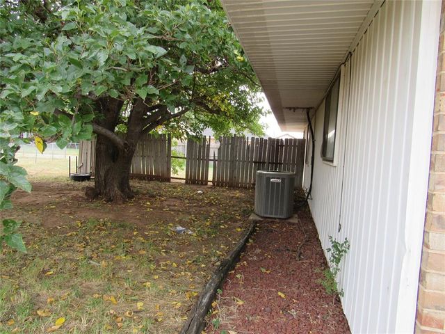 304 Saturn Street, Altus, OK 73521