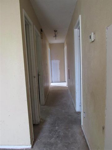 304 Saturn Street, Altus, OK 73521