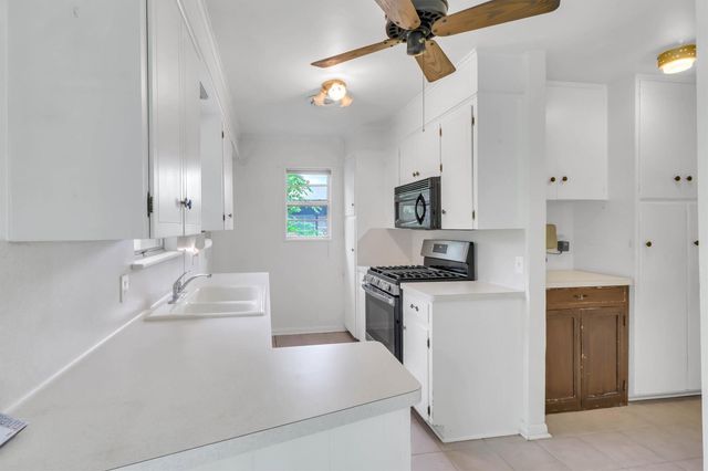 8604 Parkfield DR, Austin, TX 78758