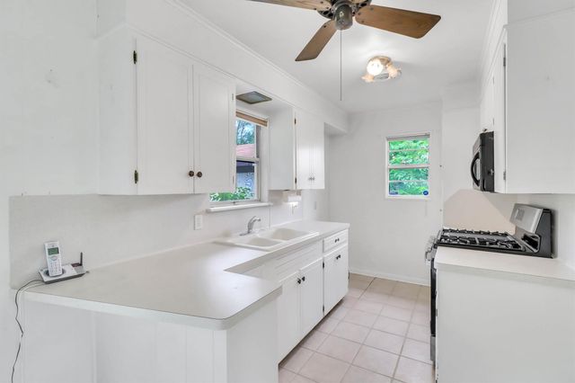 8604 Parkfield DR, Austin, TX 78758