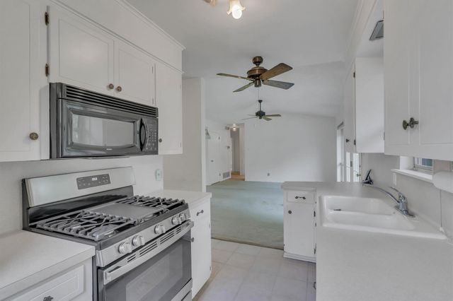 8604 Parkfield DR, Austin, TX 78758