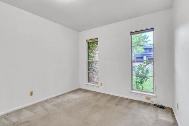 8604 Parkfield DR, Austin, TX 78758