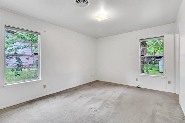 8604 Parkfield DR, Austin, TX 78758