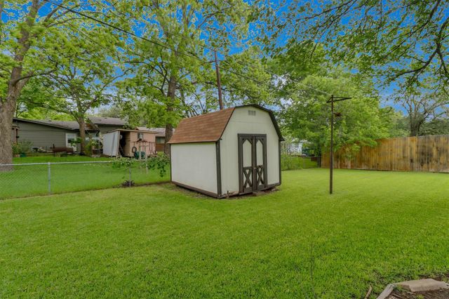 8604 Parkfield DR, Austin, TX 78758