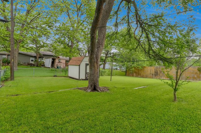 8604 Parkfield DR, Austin, TX 78758