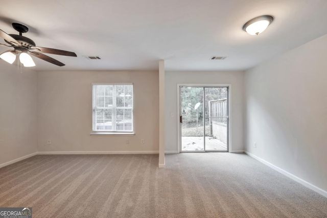 6338 Hickory Lane Circle, Union City, GA 30291