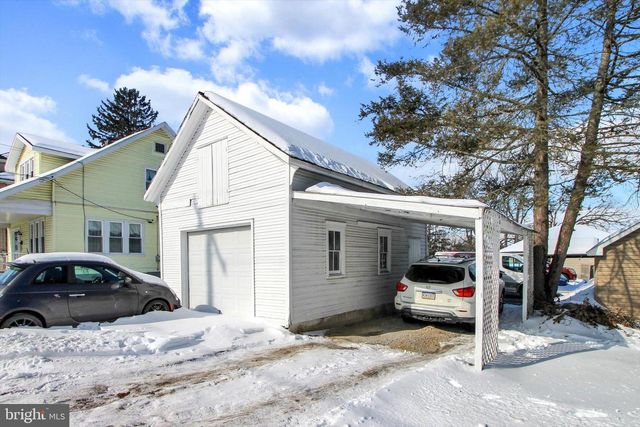 102 N QUEEN ST, Littlestown, PA 17340