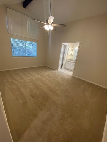 33 N Rain Forest Court, The Woodlands, TX 77380