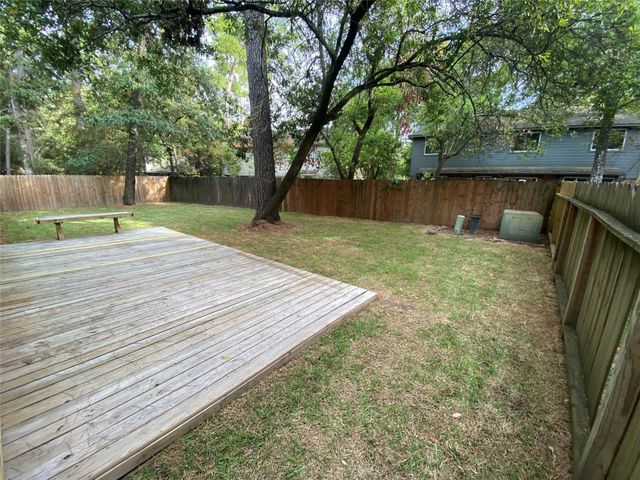 33 N Rain Forest Court, The Woodlands, TX 77380