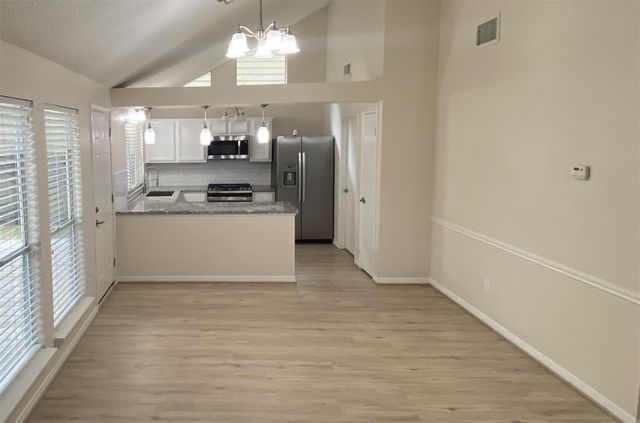33 N Rain Forest Court, The Woodlands, TX 77380