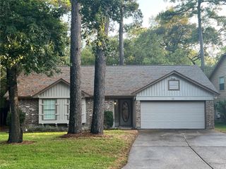 33 N Rain Forest Court, The Woodlands, TX 77380