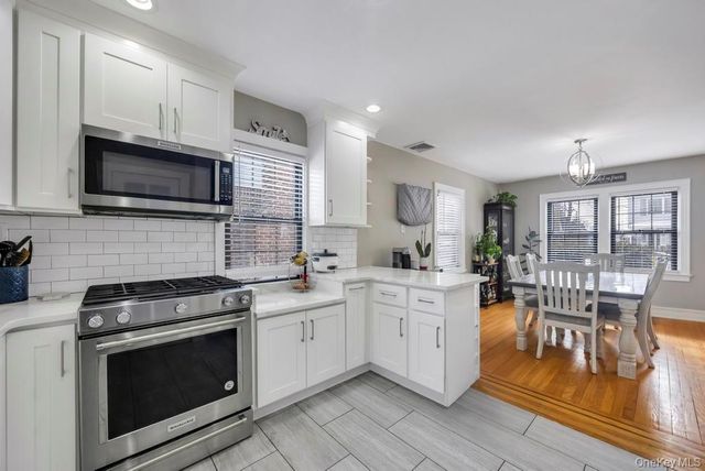 970 Benris Avenue, Franklin Square, NY 11010