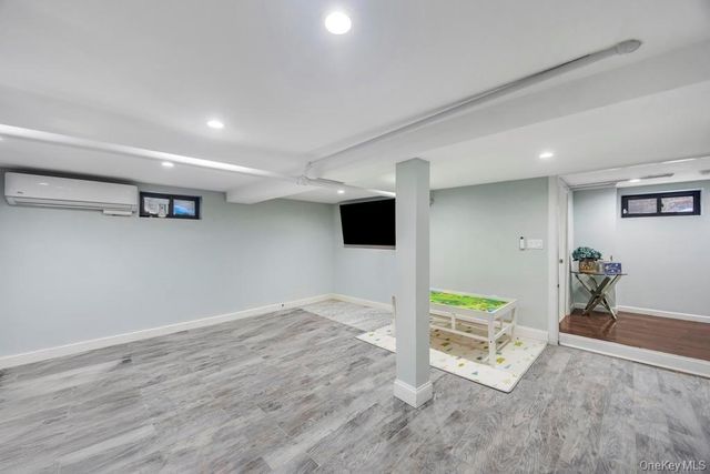 970 Benris Avenue, Franklin Square, NY 11010