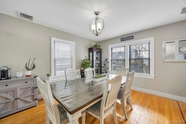 970 Benris Avenue, Franklin Square, NY 11010