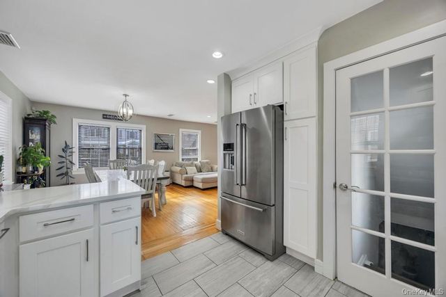 970 Benris Avenue, Franklin Square, NY 11010