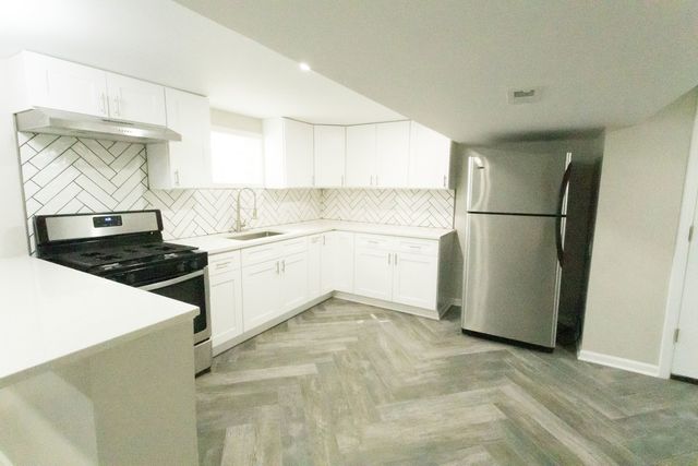 2252 W 71st Street, Chicago, IL 60636