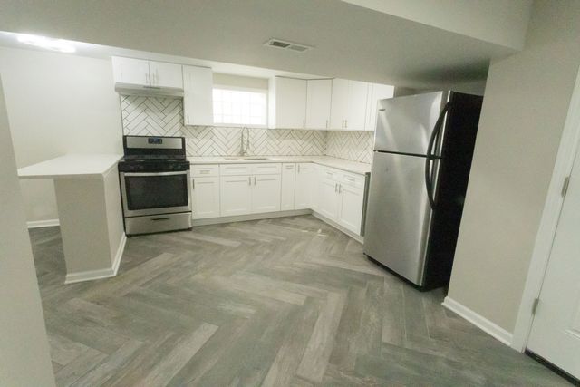 2252 W 71st Street, Chicago, IL 60636