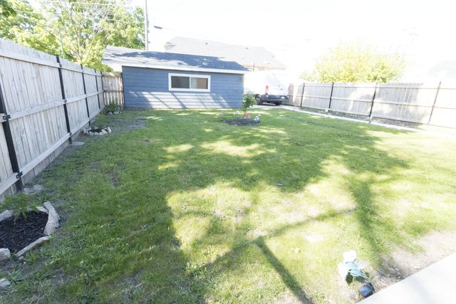 2252 W 71st Street, Chicago, IL 60636
