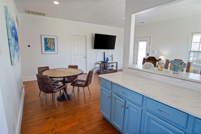 2371 Sandman, Crystal Beach, TX 77650