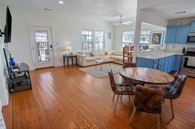 2371 Sandman, Crystal Beach, TX 77650