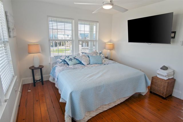 2371 Sandman, Crystal Beach, TX 77650