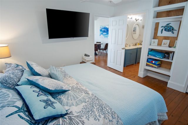 2371 Sandman, Crystal Beach, TX 77650