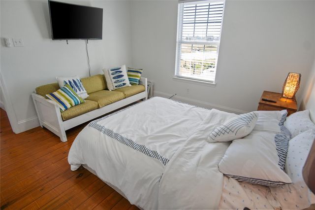 2371 Sandman, Crystal Beach, TX 77650