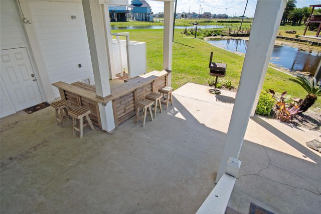 2371 Sandman, Crystal Beach, TX 77650