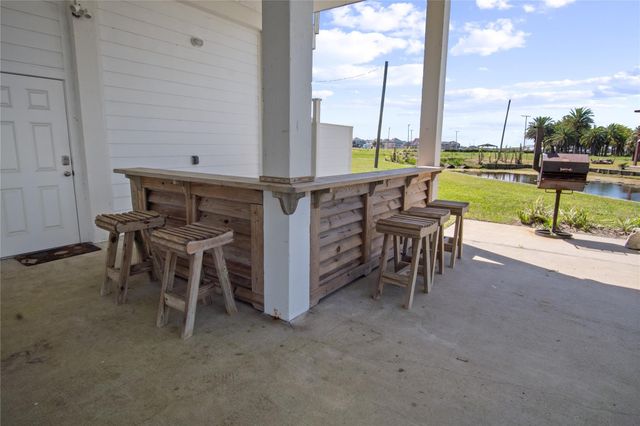 2371 Sandman, Crystal Beach, TX 77650