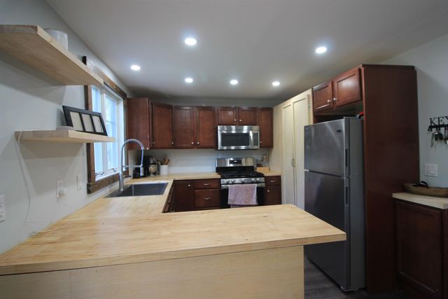 21 Mirror Lake Road, Thornton, NH 03285