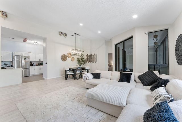 5139 Europa Drive O, Boynton Beach, FL 33437