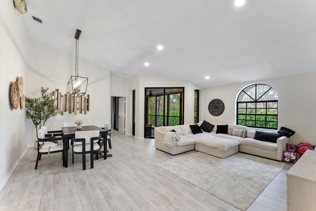 5139 Europa Drive O, Boynton Beach, FL 33437