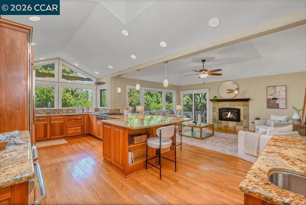 Image 10 of property listing at 403 Midway Place, Martinez, CA 94553